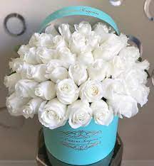 The Breakfast At Tiffany S Signature Box By L Amour Toujours Flower Boutique Beautiful Flower Arrangements Flower Boutique Fresh Flowers Arrangements