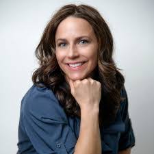 Beth Brouillard's Instagram, Twitter & Facebook