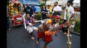 In palani sri dhandayuthapani temple, 10 day festival (brahmotsavam) is held during thaipusam. Singapore Thaipusam 2018 Live Thaipusam 2018 Vetrivel Muruganukku Arohara Youtube