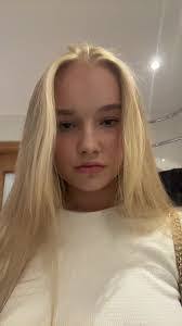 Sonia Peacock's Instagram, Twitter & Facebook