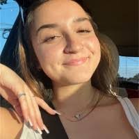 Bella Moyer's Instagram, Twitter & Facebook