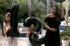 Check out full gallery with 7014 pictures of jessica alba. Jessica Alba Bald Zu Funft