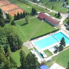 Táto obec je známa hlavne vďaka týmto klúpeľom. Turcianske Teplice Slovakia Travel