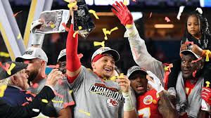 On tuesday night, alabama's devonta smith became the first wide receiver since michigan's desmond howard in 1991 to win the heisman trophy. Super Bowl Mvp Patrick Mahomes Proves Unstoppable Yet Again As Chiefs Win Lombardi Trophy Cbssports Com