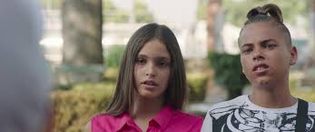 Un hombre y una mujer muy diferentes entre sí se conocen debido a que sus hijos se han enamorado. Come Un Gatto In Tangenziale 2017 Photo Gallery Imdb