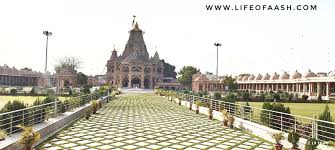 Hii everyone in this vedio:i have shared sanwariya seth temple video. Sanwariya Seth Mandir Rajasthan Distance From Indore