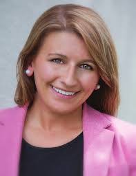 Beth Renner's Instagram, Twitter & Facebook