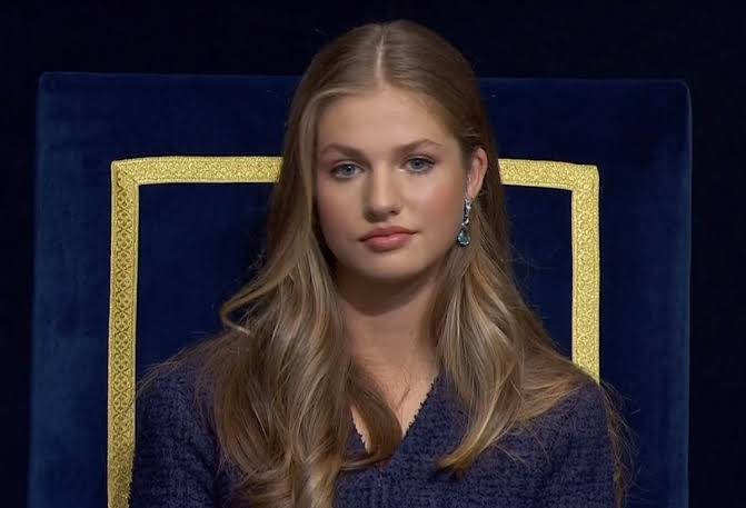 Princess Leonor's Stunning Aquamarine Moment at the Princess of Asturias  Awards