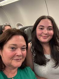 We had to sprint a mile to make our connecting flight but the team and I  are ready to depart to Houston for Wreath Makers Live!! Sugar Land here we  come!