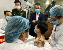 The vaccine rollout strategy varies from country to country. Sau Tiem Vaccine Covid 19 Váº«n Cáº§n Pháº£i Ä'eo Kháº©u Trang Bao Dan Tá»™c Va Phat Triá»ƒn