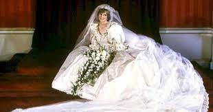 Celine dion gave one of the most memorable performances of the night during stayin' alive: Die Schrecklichsten Brautkleider Der Promis