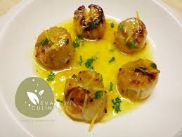 Noix De Saint Jacques Au Beurre De Citron Recette Noix De Saint Jacques Recettes De Cuisine Recette Coquille St Jacques