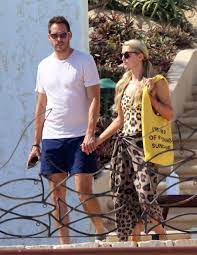 Paris and carter met through mutual friends and were first spotted as a couple during a golden globes. Who Is Carter Reum Paris Hilton S New Fiance Vogue