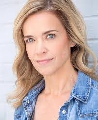 Kellie Draper's Instagram, Twitter & Facebook