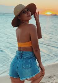 Levantó un muro atrás y rentabilizó una acción desafortunada de. Francia Raisa Personal Pics 01 02 2018 Celebmafia