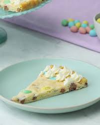 Biscuit Geant Au Sucre Aux Cadbury Mini Eggs Dessert Recipes Easy Diy Food Recipes Dessert Recipes
