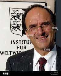 Dennis new world hi-res stock photography and images