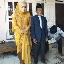 5 filem yang membuktikan hollywood hipokrit dalam menangani masalah pedofilia. Https Www Lepatpisang Com 2019 11 17 Simpan Perasaan Sejak Pertama Kali Jumpa Gadis 27 Tahun Jatuh Cinta Pandang Pertama Nikah Atuk 83 Tahun 2019 11 17t03 25 00z Https Www Lepatpisang Com Wp Content Uploads 2019 11 Simpan Perasaan