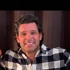 Marc Curran's Instagram, Twitter & Facebook