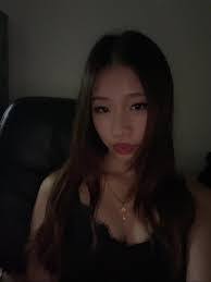 Ashley Seaman's Instagram, Twitter & Facebook