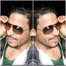 جماعة النوع ده من الطماطم كان موجود زمان اسمها طماطم بلدي مش عارف ليه انقرض  دلوقتي كان طعمها جميل وكان فيها بركة كدا ... كانت دايما أمي لما تخلطها في  الخلاط للطبخ..