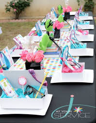 Kids parties, party ideas, book themed parties. 40 Popular Childrens Book Birthday Parties Tip Junkie