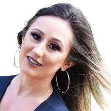 Desiree Alves's Instagram, Twitter & Facebook