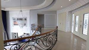 Büyükçekmece göl vadisi m.yeşilgül caddesi'nde bulunan yaklaşık 400.000 metrekarelik arazi üzerinde, 100 milyon dolar yatırım bedeliyle, pelican hill projesinin dördüncü etabı olarak projelendirilen batı mahal'de; Nalan Turan Pelican Hill Bati Mahal De Satilik Sahane Villa Buyukcekmece Alkent 2000 Youtube