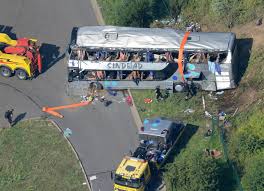 W okolicach węzła łódź północ na autostradzie a1 w kierunku warszawy doszło zderzenia autobusu z autem osobowym. Wypadek Polskiego Autobusu W Niemczech Sa Zabici I Ranni Wiadomosci