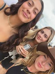 Currently: drowning and homework and not making time for the gym. Goal for  the rest of the week: make it to the gym at least 3x before Monday. Wish me  luck