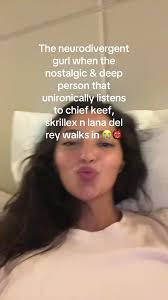 Having FUN in @MAMITAVINTAGE.ES 🙈🌟 #swag