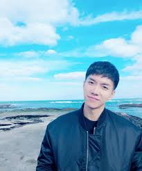 They met as senior and junior of the same industry and have been carefully getting to know each other since five or six months ago, the actress' agency said. Lee Seung Gi Official Instagram Update 3 17 18 Lee Seung Gi Forever