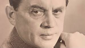 Vid Storgatan 33, strax intill Stora Torget i Linköping uppfördes år 1866  ett magasin på innergården. Otroligt nog så syns det på ett foto taget av Jacob  Bergin omkring 1895-1898. Så hittade