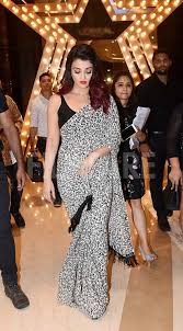 The Latest Pictures Of Aishwarya Rai Bachchan Are Truly Mesmerising Indian Fashion Saree Stylish Sarees Saree Look