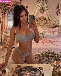 Mira Nude Fansly - Intimate Reveal