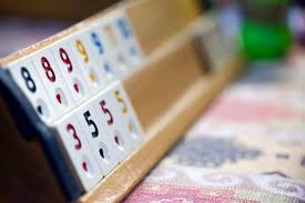 Rummy speed diviértete y desarrolla una mente estratégica mientras te diviertes con este juego de números ahora en tarjetas llenas de color y con una dinámica más rápida. Juego Rummikub Cual Es El Mejor Modelo De 2020