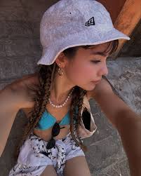 Thai tea & coconut ice cream for me🤘🏼