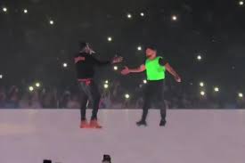 Drake reveals his thoughts on squashing meek mill beef: Drake And Meek Mill Squash Beef At Boston Show Xxl