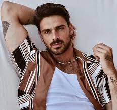 Viene aggiornato saltuariamente e non può quindi considerarsi un prodotto editoriale ai. Michele Morrone S 19 Tattoos Their Meanings Body Art Guru
