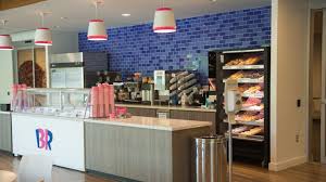 A peek into the work life of Dunkin' Donuts CEO Nigel Travis