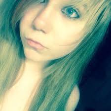 Mia Waller (@miawaller15)