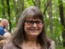 Robin Byron's Instagram, Twitter & Facebook