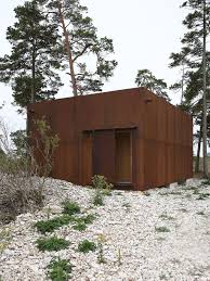 Cet Ancien Bunker A Ete Transforme En Maison Design A La Facade En Acier Corten Planete Deco A Homes World Maison Design Corten Acier Corten