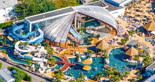 Camping Parc Aquatique Bretagne Piscine Couverte Chauffee Et Toboggan