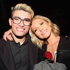 Kelly Ripa's son Michael Consuelos' famous family rallies around him with  birthday tributes: 'I'm sobbing'