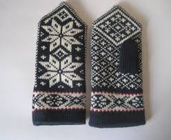 Women Double Knit Mittens Natural Merino Estonian Wool Yarn Nice  Scandinavian Classic Knit Christmas Star Safe Warm Soft Dense for Hands