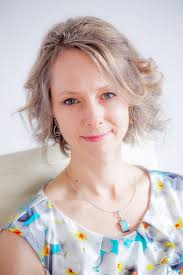 Jennifer Lyall's Instagram, Twitter & Facebook