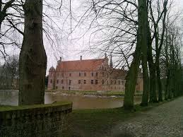 Rosenholm gods blev en selvstændig retskreds, hvor rosenkrantz kunne udnævne (og aflønne) rosenholm blev i 1666 overdraget til margrethe krabbe, der var erik rosenkrantz tredje og sidste. Rosenholm Slot Mapio Net