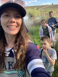 Hello! I would like to contribute my cooking skills to a team of cooks,  whether at a restaurant or an assisted living facility, school or any other  business community. I bring thirty