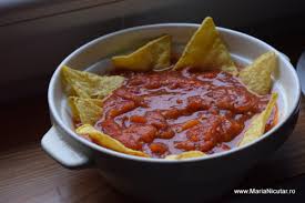 Nachos cu branza reprezinta o gustare rapida usor de preparat, care te poate scoate din incurcatura cand ai musafiri pe nepusa masa. Gustare Sanatoasa Nachos Cu Sos Salsa Usor De Pregatit Acasa Maria NicuÅ£ar